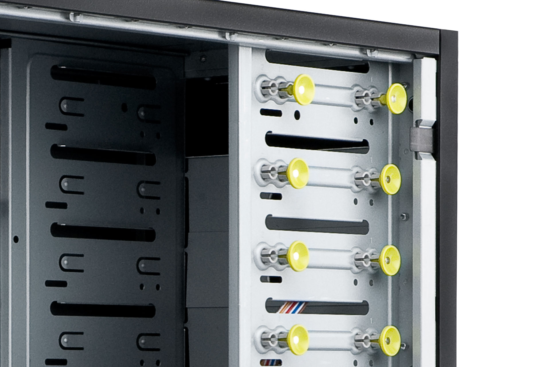 IW-PE052 - server system assembly